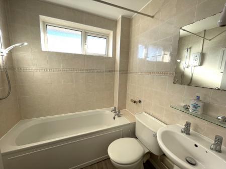 3 bedroom Semi-detached house to let in Stephenson Ave, Grantham, NG31