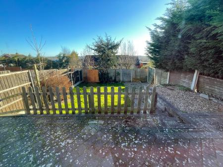 3 bedroom Semi-detached house to let in Stephenson Ave, Grantham, NG31