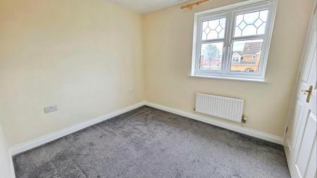 3 bedroom Semi-detached house to let in Redwood Avenue, Southfields, Sleaford, NG34