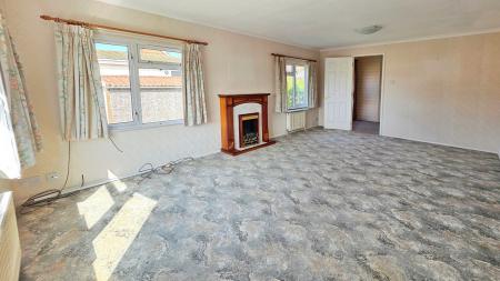 2 bedroom Park home for sale in Lindum Park, Ruskington, NG34