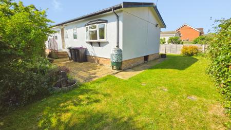 2 bedroom Park home for sale in Lindum Park, Ruskington, NG34
