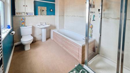 2 bedroom End of terrace house for sale in Mareham Lane, Sleaford, NG34