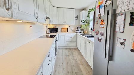3 bedroom Detached house for sale in Gorse Lane, Leasingham, NG34