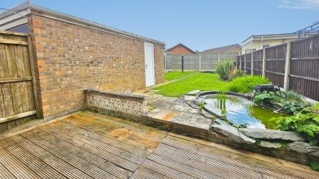 3 bedroom Semi-detached house for sale in Durham Avenue, Sleaford, NG34