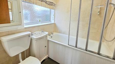 3 bedroom Semi-detached house for sale in Durham Avenue, Sleaford, NG34