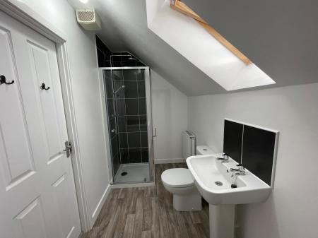 3 bedroom Town house to let in Snow Close, Holdingham, NG34