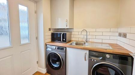 4 bedroom Detached house to let in Glengarry Way, Greylees, Sleaford, NG34