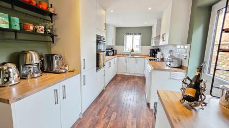 3 bedroom Semi-detached house for sale in High Street, Helpringham, NG34