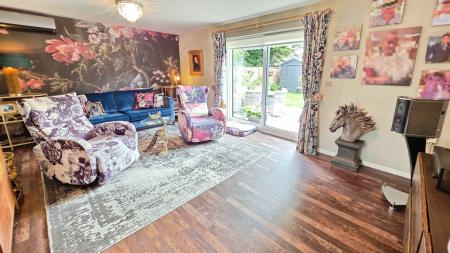 3 bedroom Semi-detached house for sale in High Street, Helpringham, NG34