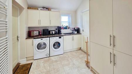 3 bedroom Detached bungalow for sale in The Pelican, Aunsby, NG34