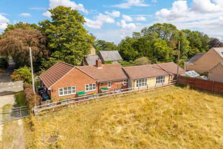 3 bedroom Detached bungalow for sale in Main Street, Aunsby, NG34