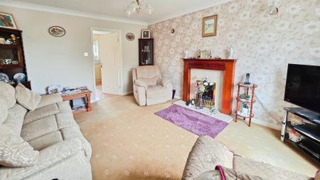 3 bedroom Semi-detached house for sale in Bayfield Road, Timberland, LN4