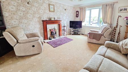 3 bedroom Semi-detached house for sale in Bayfield Road, Timberland, LN4