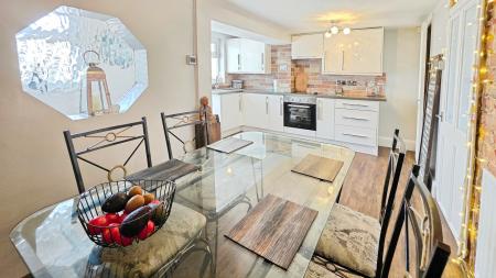 2 bedroom Terraced House for sale in Bridge Street, Billinghay, LN4