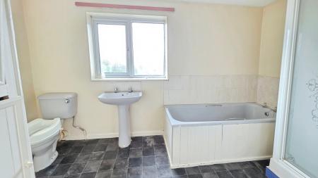 2 bedroom End of terrace house for sale in High Street, Walcott - Lincolnshire, LN4