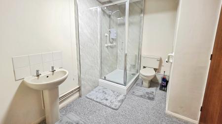 2 bedroom Flat for sale in Bishops Court, Sleaford, NG34