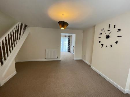 3 bedroom Semi-detached house to let in Juniper Way, Sleaford, NG34