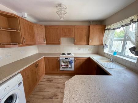 3 bedroom Semi-detached house to let in Juniper Way, Sleaford, NG34