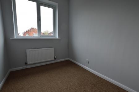 2 bedroom Flat to let in Sandhurst Crescent, Sleaford, NG34