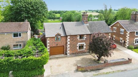 5 bedroom Semi-detached house for sale in West Street, Folkingham, NG34