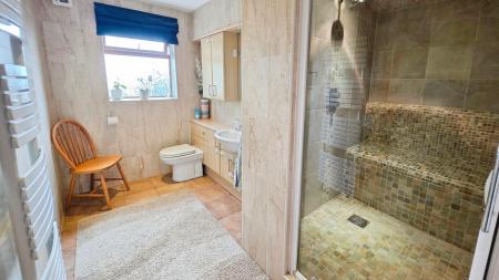 5 bedroom Semi-detached house for sale in West Street, Folkingham, NG34