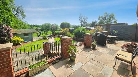 5 bedroom Semi-detached house for sale in West Street, Folkingham, NG34