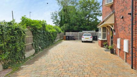 2 bedroom Terraced House for sale in Dickinson Road, Heckington, NG34
