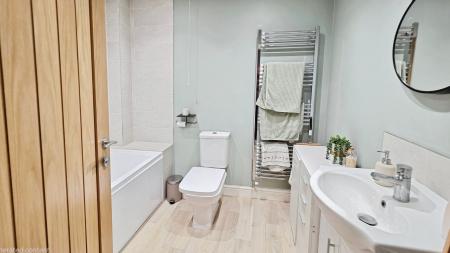2 bedroom Terraced House for sale in Dickinson Road, Heckington, NG34