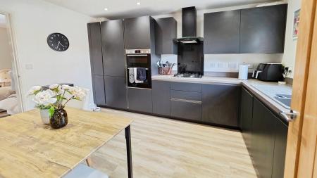 2 bedroom Terraced House for sale in Dickinson Road, Heckington, NG34