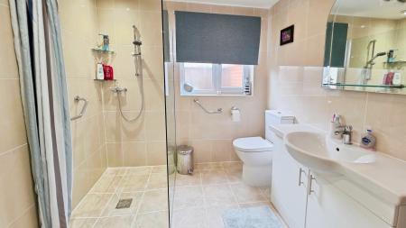 2 bedroom Detached bungalow for sale in Victoria Street, Billinghay, LN4