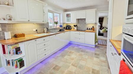 2 bedroom Detached bungalow for sale in Victoria Street, Billinghay, LN4