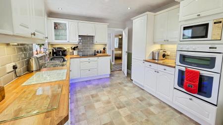 2 bedroom Detached bungalow for sale in Victoria Street, Billinghay, LN4
