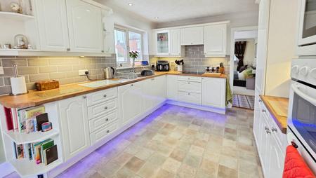 2 bedroom Detached bungalow for sale in Victoria Street, Billinghay, LN4