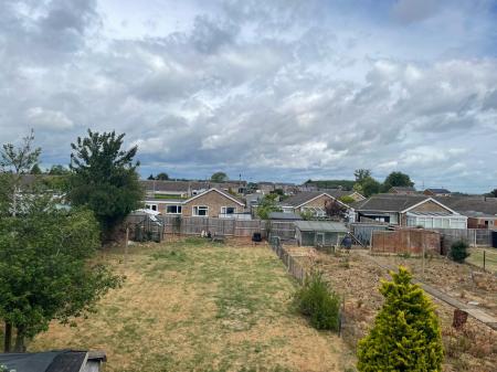 3 bedroom Semi-detached house to let in Chapel Lane, Leasingham, NG34