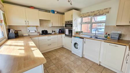3 bedroom Semi-detached house for sale in High Street, Billinghay, LN4
