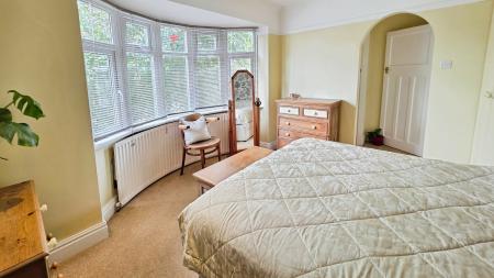 4 bedroom Detached house for sale in North Parade, Sleaford, NG34