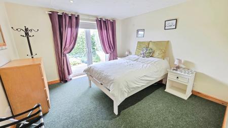 4 bedroom Detached house for sale in North Parade, Sleaford, NG34