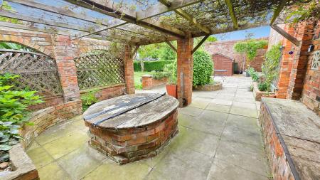 4 bedroom Detached house for sale in North Parade, Sleaford, NG34