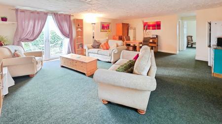 4 bedroom Detached house for sale in North Parade, Sleaford, NG34