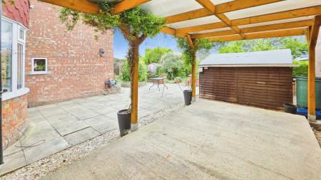 4 bedroom Detached house for sale in North Parade, Sleaford, NG34
