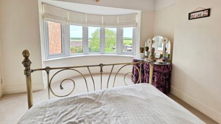 4 bedroom Detached house for sale in North Parade, Sleaford, NG34