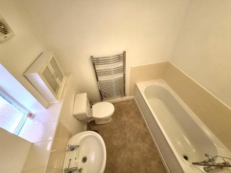 4 bedroom Detached house to let in Keepers Way, Sleaford, NG34