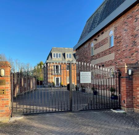 2 bedroom Flat to let in Grosvenor Mews, Billingborough, NG34