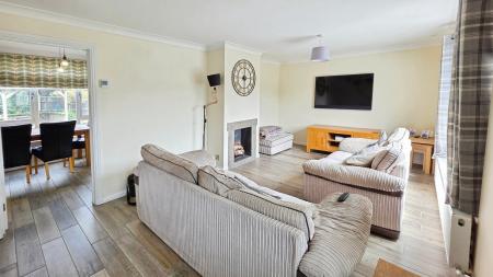 3 bedroom Semi-detached house for sale in Northfield Road, Ruskington, NG34