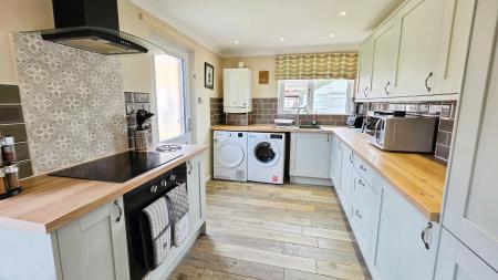 3 bedroom Semi-detached house for sale in Northfield Road, Ruskington, NG34