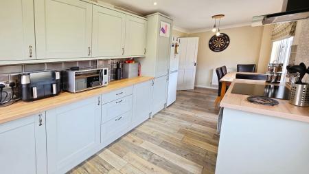 3 bedroom Semi-detached house for sale in Northfield Road, Ruskington, NG34