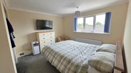 3 bedroom Semi-detached house for sale in Northfield Road, Ruskington, NG34