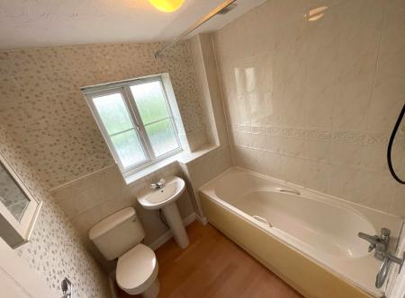 2 bedroom Terraced House to let in Lytham Close, Grantham, NG31