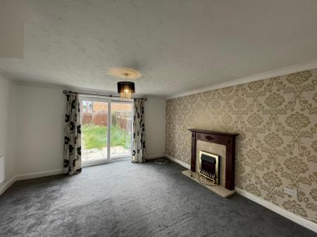 2 bedroom Terraced House to let in Lytham Close, Grantham, NG31