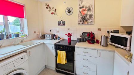 2 bedroom Semi-detached house for sale in Pinfold Close, Osbournby, NG34